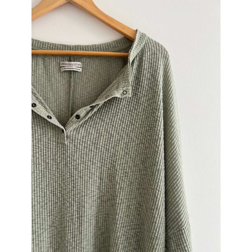 Urban Outfitters Sage Waffle Knit Henley Top L Oversized‎ Cottagecore UO - Picture 4 of 8